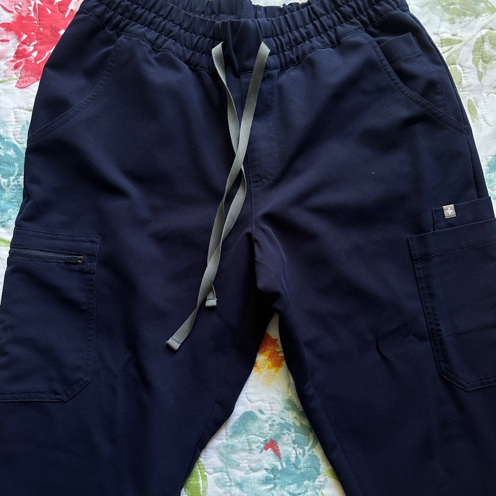 FIGS Uman Relaxed Jogger - Scrub Pants - Women’s - Medium - Navy